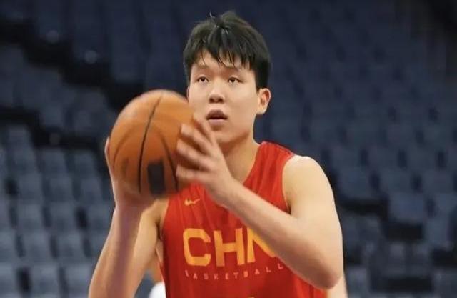 首发篮球联赛，新星崭露头角