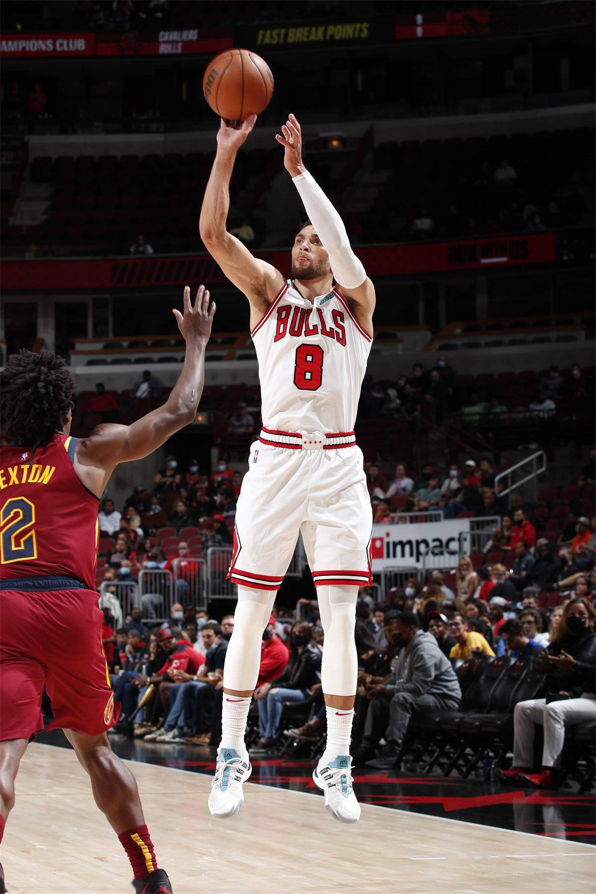 关于法超联赛拉开帷幕，豪强对决燃烧新季的信息