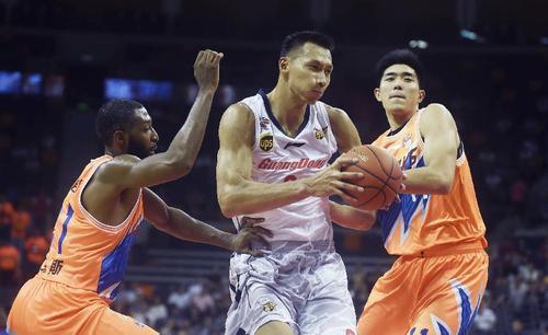 世俱杯冠军-青海篮球击败劲敌,领先排名榜首