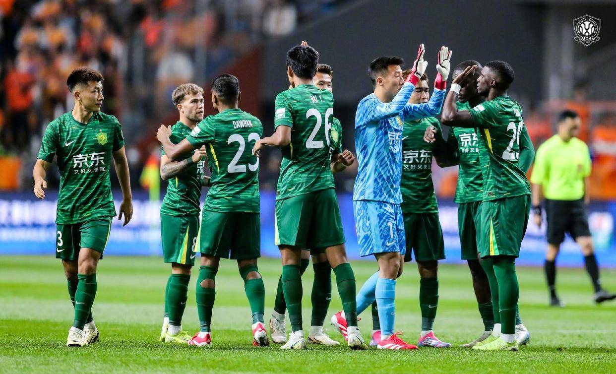 赛季大战拉开序幕，球场角逐精彩纷呈的简单介绍