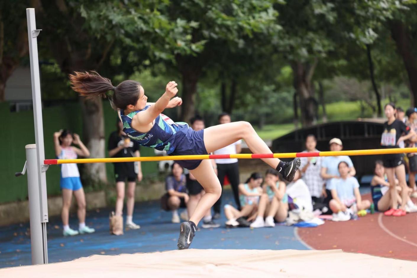 世俱杯2025-包含加拿大田径选手挑战自我,超越极限的词条