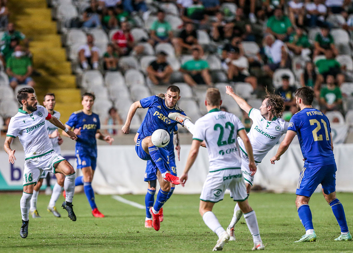 世俱杯-皇家马德里客场战平莫斯科中央陆军,欧冠小组领跑的简单介绍