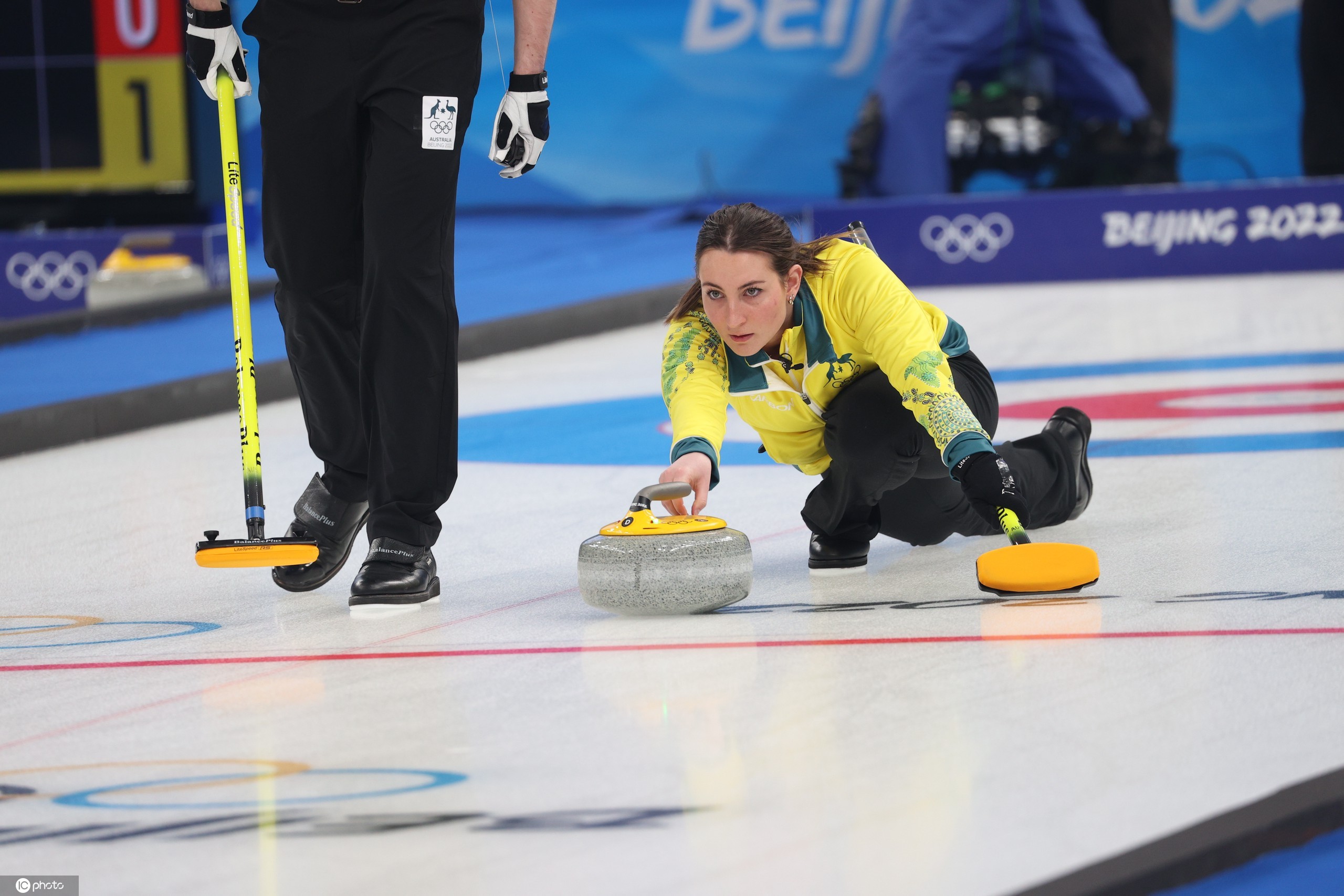 世俱杯决赛-包含瑞典队力克对手，力夺小组第一的词条