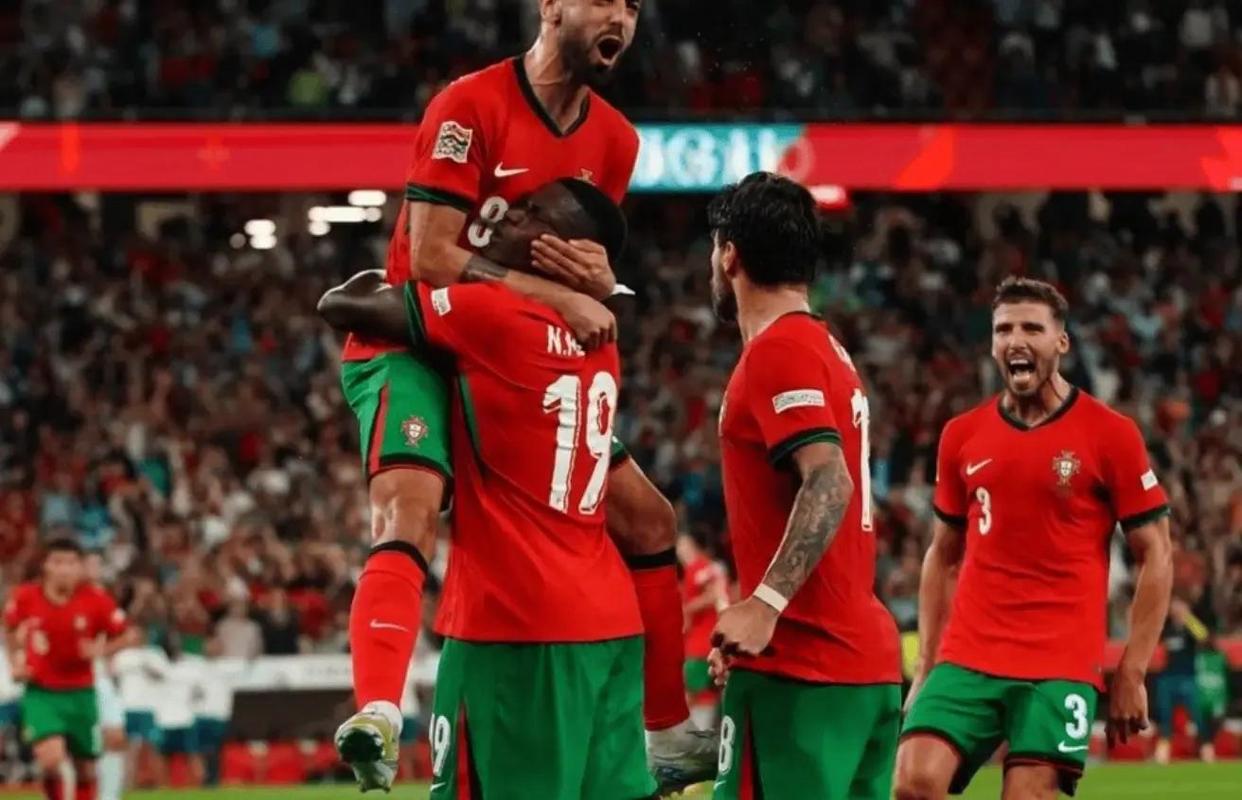 欧国联淘汰赛首轮焦点对决，强队对决胜负未分