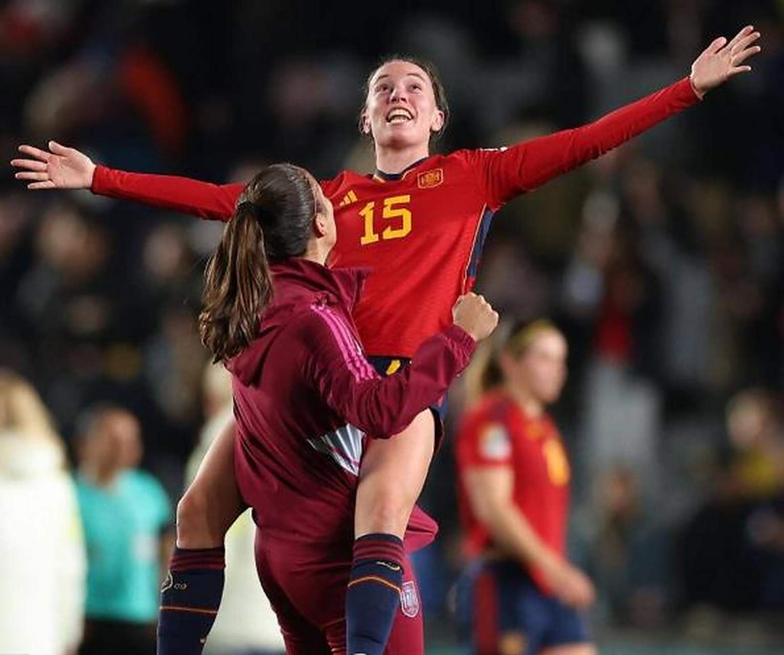 欧洲足坛：西班牙女足晋级半决赛的简单介绍