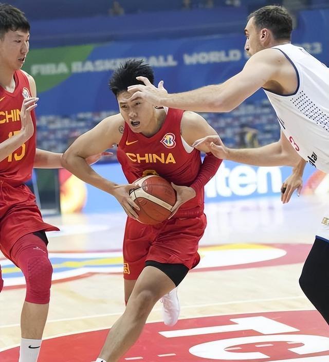 广东男篮挑战新疆队,实力对决 广东男篮挑战新疆队,实力对决