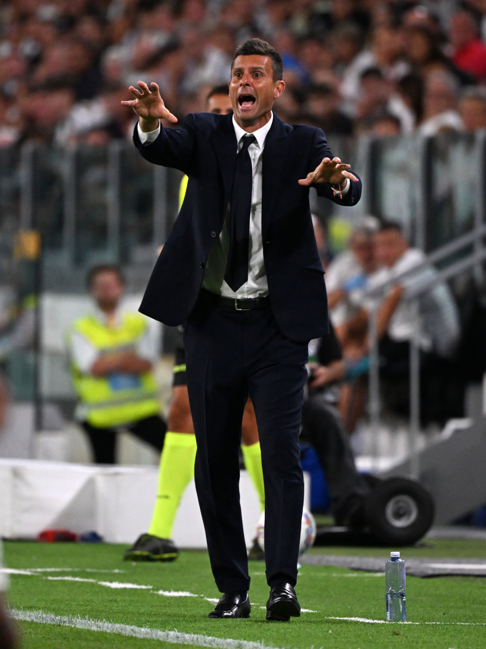 尤文图斯稳健作战，成功带走三分！