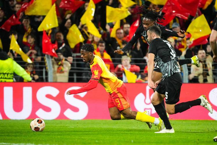 弗赖堡主场告捷,摆脱保级困境的简单介绍 弗赖堡主场告捷,摆脱保级困境的简单介绍