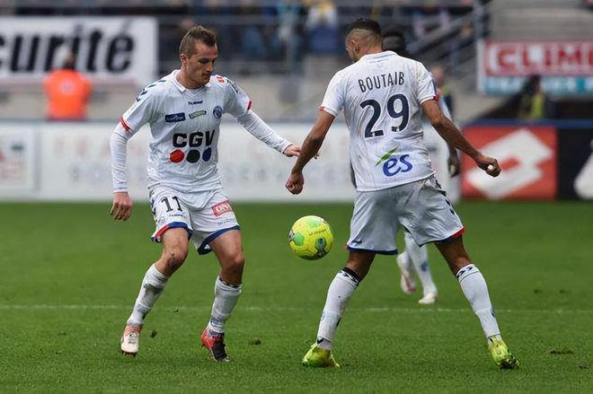 世俱杯冠军-圣埃蒂安客场惜败,徘徊中游的简单介绍