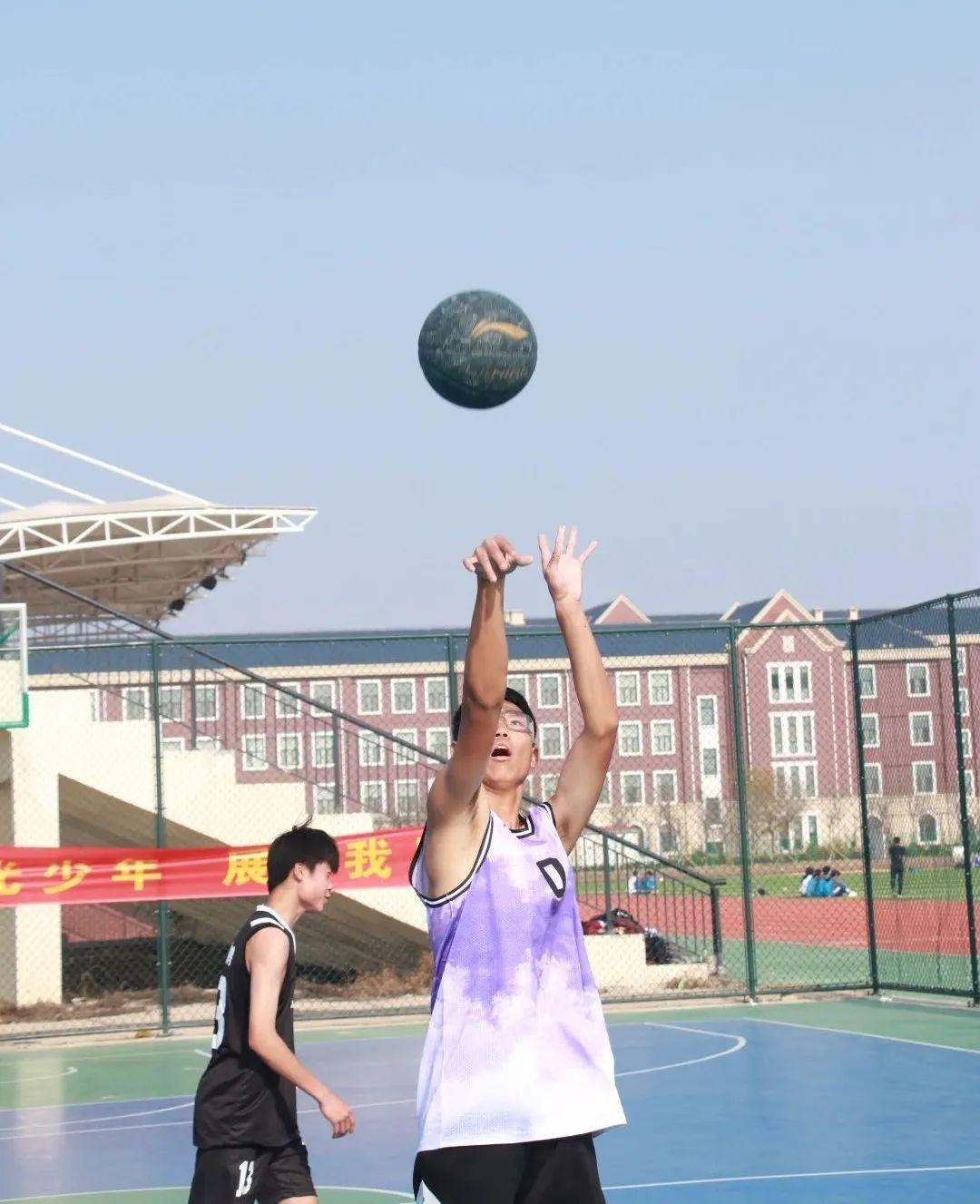 包含日本篮球新秀炮制奇迹，引领亚洲篮球进入新纪元的词条