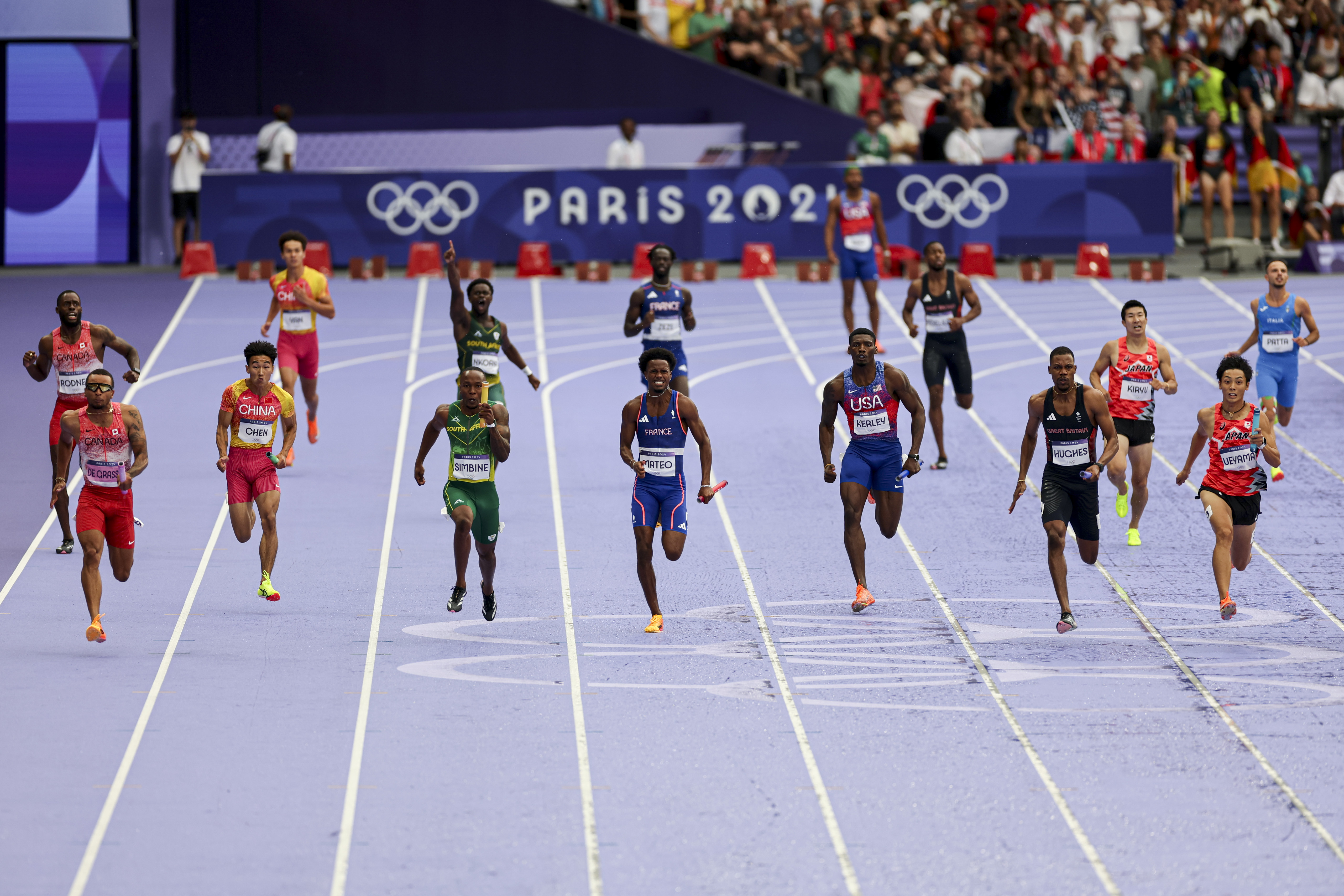 田径运动员再夺第一，速度惊人