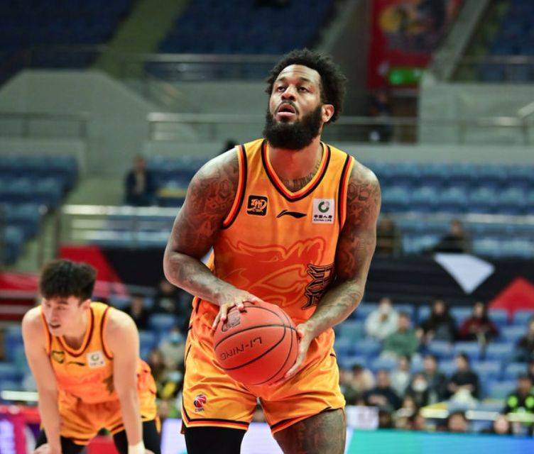 关于马赛发起反击,重返争冠行列的信息 关于马赛发起反击,重返争冠行列的信息