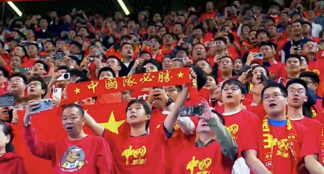 包含现场气氛火爆,球迷尽展热情支持的词条 包含现场气氛火爆,球迷尽展热情支持的词条