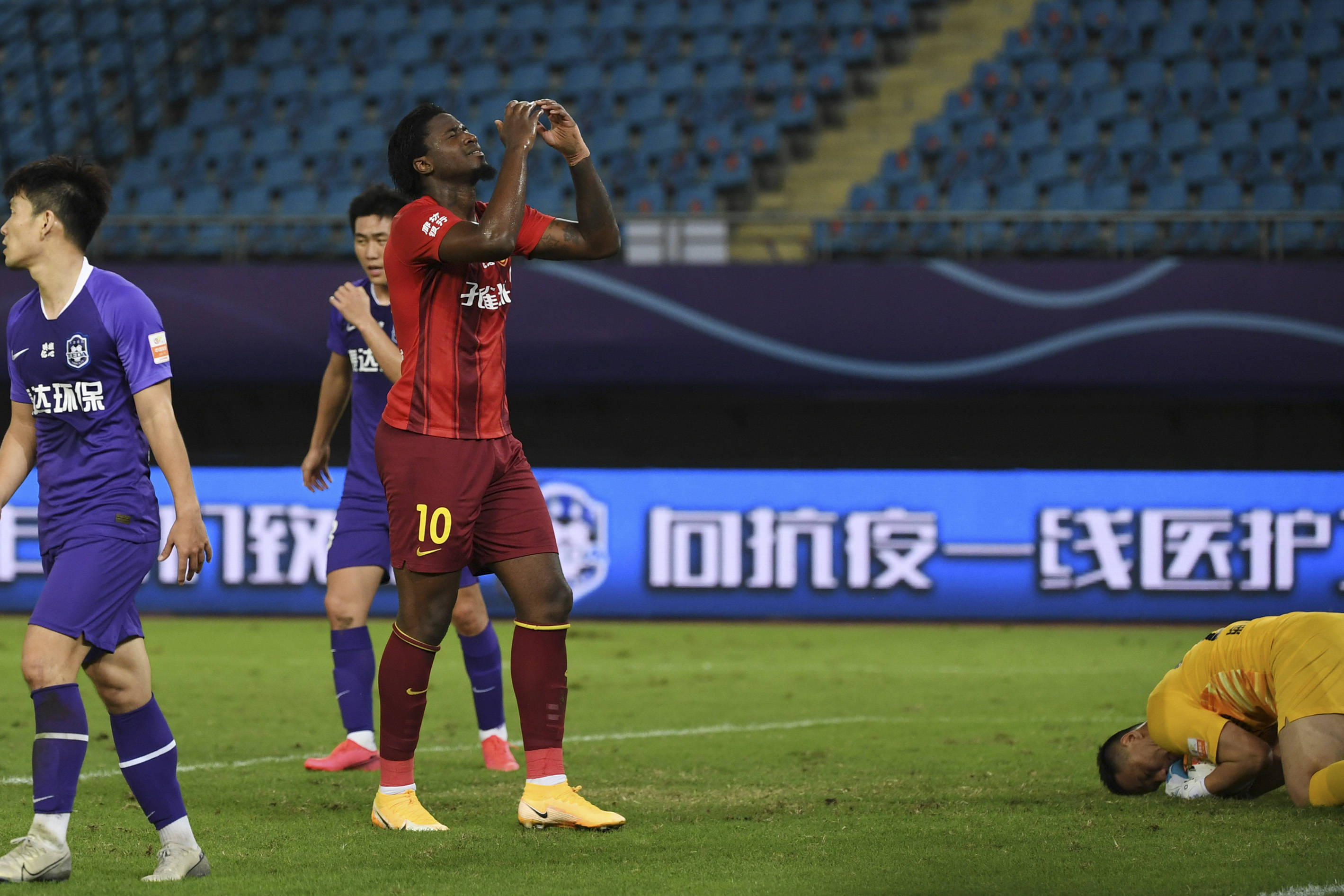 关于河北华夏幸福比胜于武汉卓尔,取得关键胜利!的信息 关于河北华夏幸福比胜于武汉卓尔,取得关键胜利!的信息