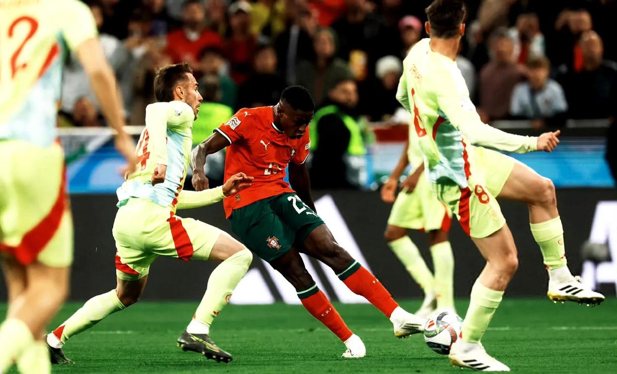 包含葡萄牙客场险胜卢森堡,小组头名稳固的词条 包含葡萄牙客场险胜卢森堡,小组头名稳固的词条