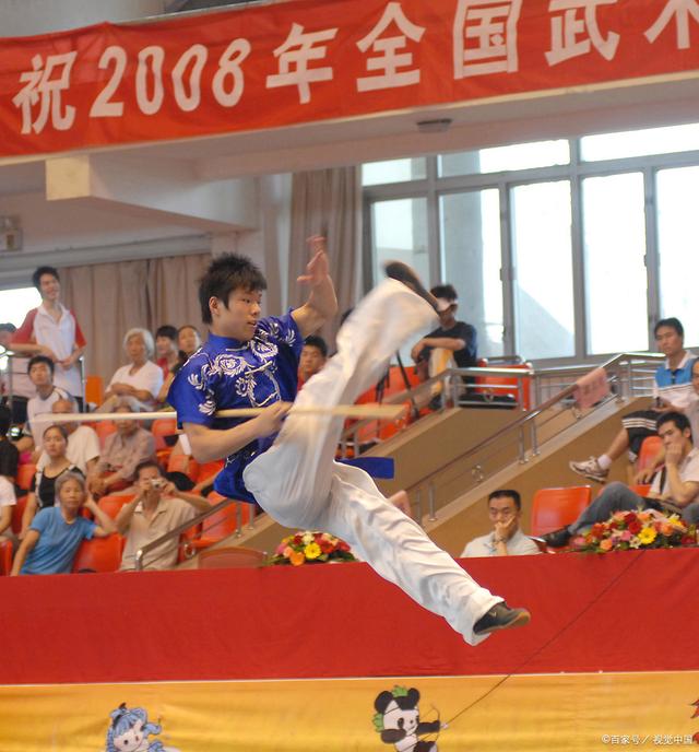 世俱杯改制-乌克兰骑士豪气闯关，实力赢得敬佩和欢呼的简单介绍