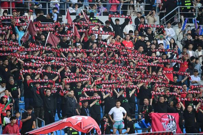 世俱杯冠军-关于风雨无阻迎接胜利，足球盛宴让球迷狂欢的信息