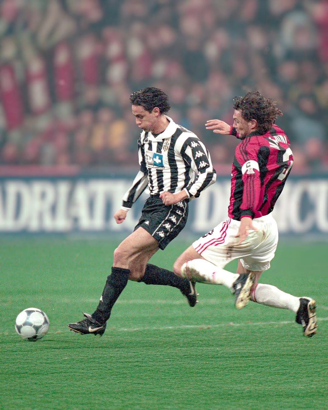 关于罗马客场逼平克罗托内，立于不败之地的信息