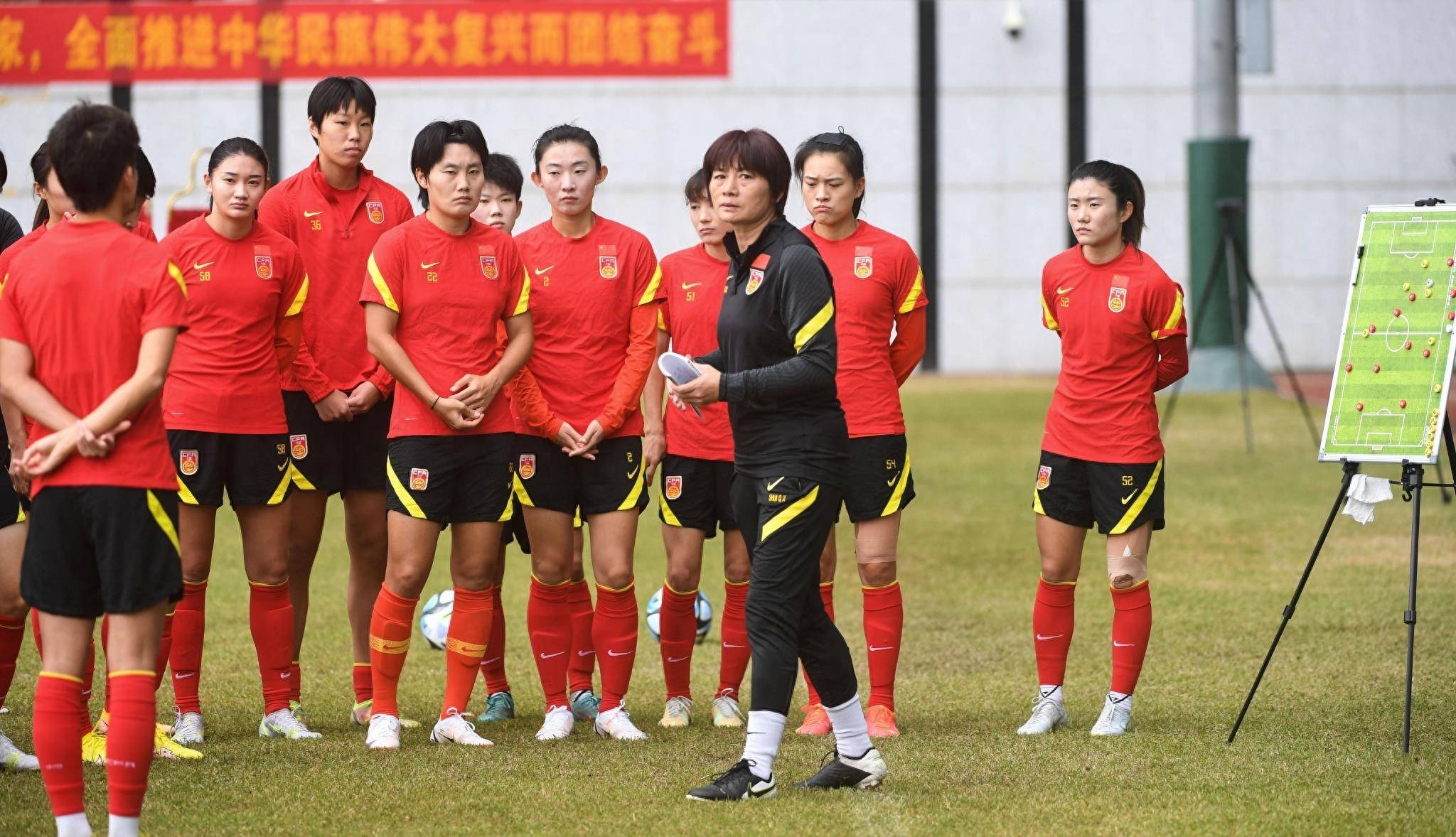 世俱杯改制-包含失利后中国女足球员面临爆粗口争执的词条