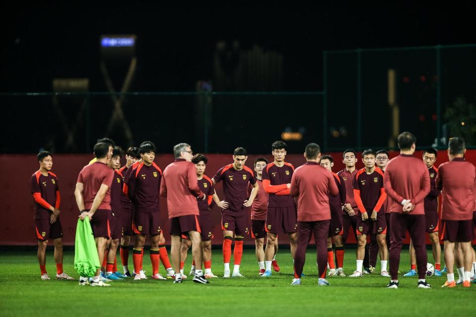 包含三分球刷新纪录，场上形势一触即发的词条