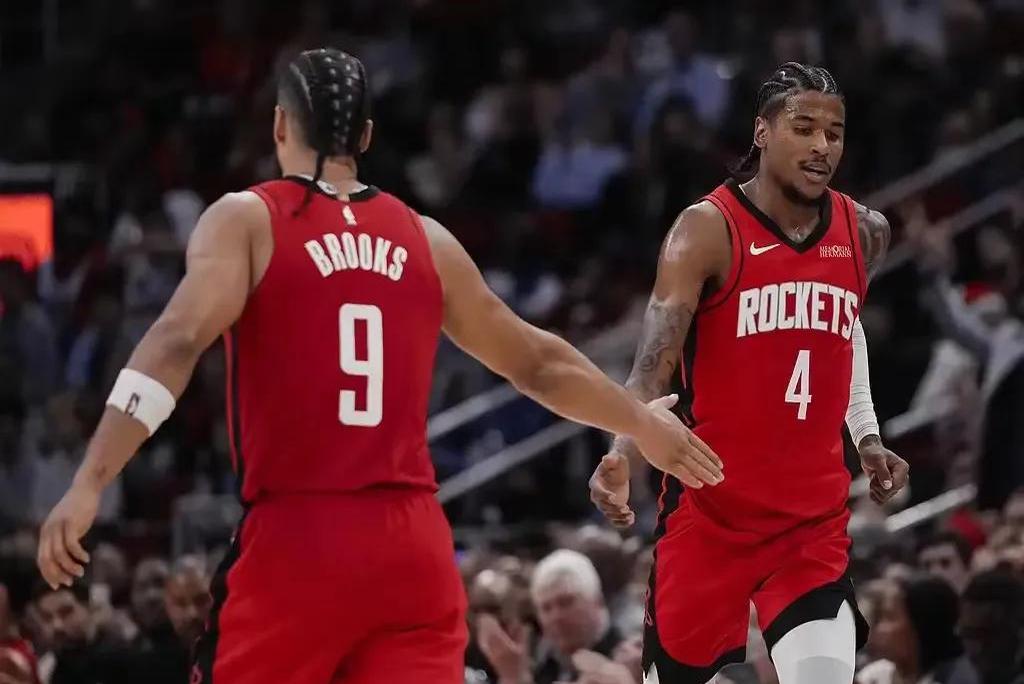 世俱杯冠军-火箭胜森林狼，延续胜利势头