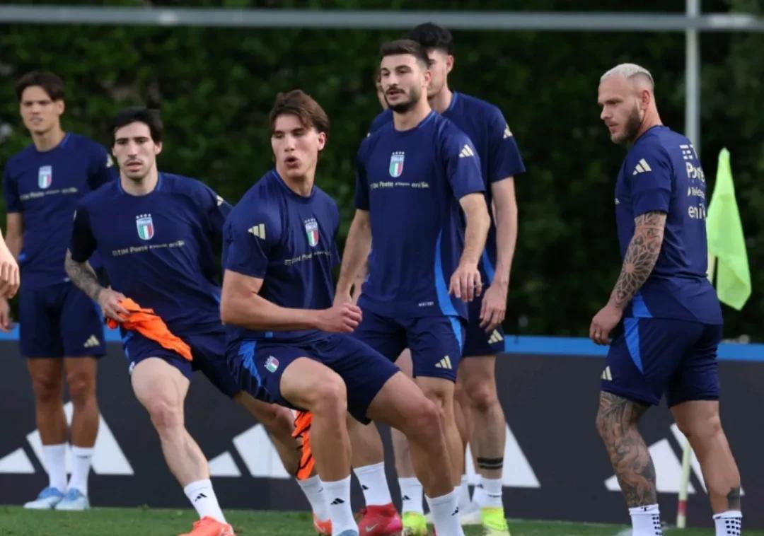 世俱杯冠军-立陶宛轻取克罗地亚!欧预赛强势威震