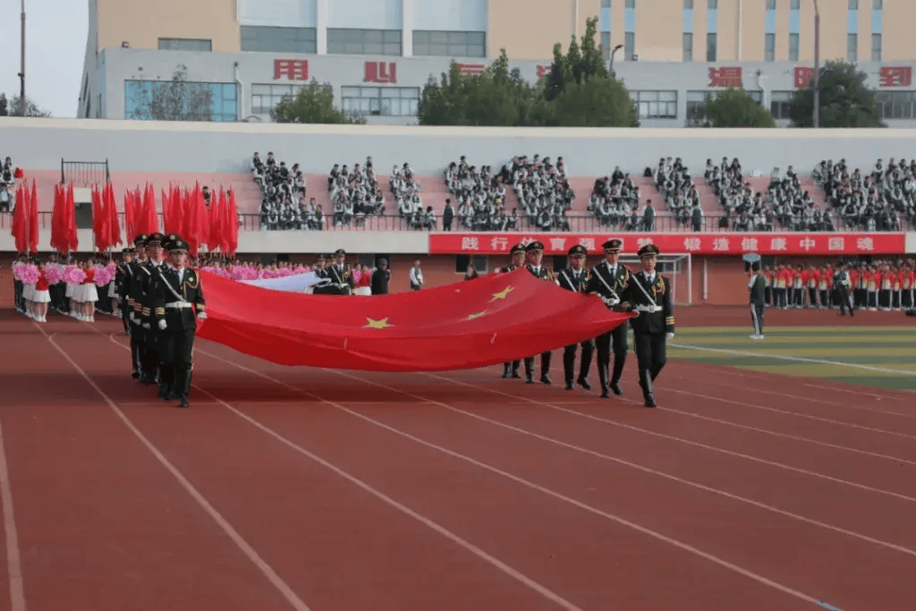 新赛季开幕式盛大举行,展示球队壮丽风采 新赛季开幕式盛大举行,展示球队壮丽风采