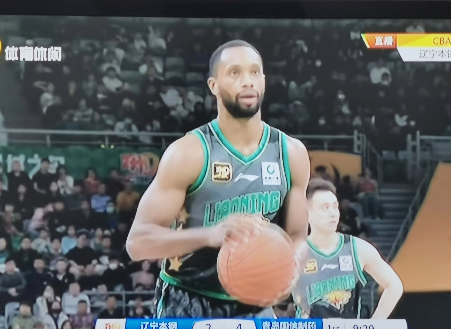 步行者中锋纳尔高效霸道，突破身价再创新高