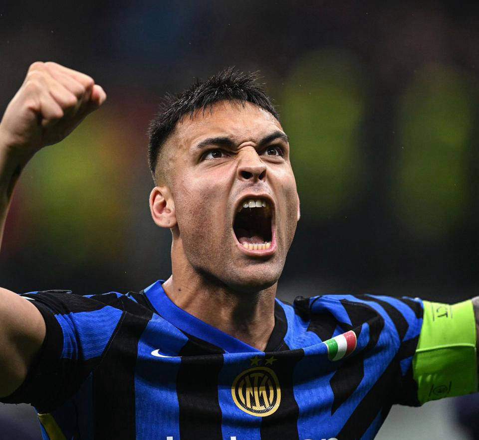 那不勒斯中场掌控比赛，打出精彩表现