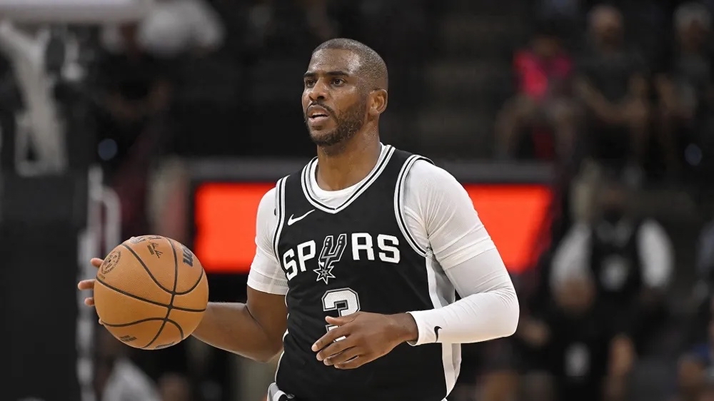 世俱杯-马刺队老将因伤无缘下场，中场补位新秀上位