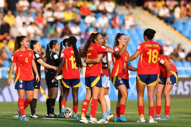 阿根廷女足队员荣获最佳射手 阿根廷女足队员荣获最佳射手