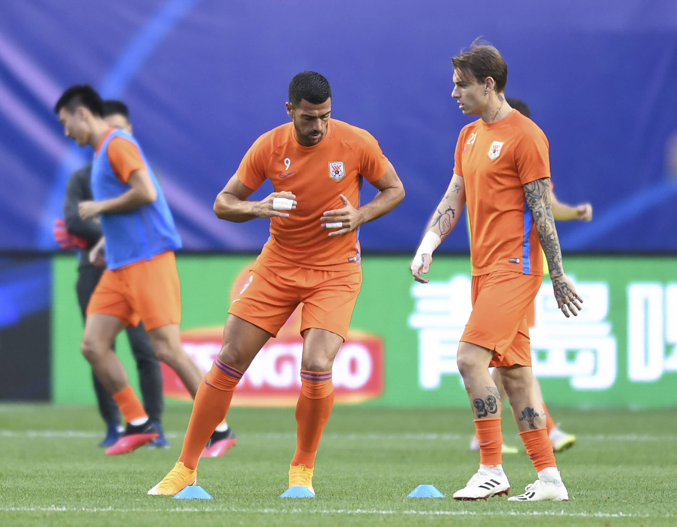 世俱杯决赛-深圳佳兆业主场不敌山东鲁能，遭遇连败