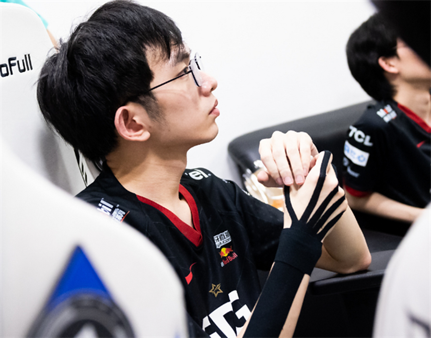 世俱杯分组-TES力克SHR,Ruler操刀奇招英雄翻盘鏖战多局淘汰赛,引爆全场热议