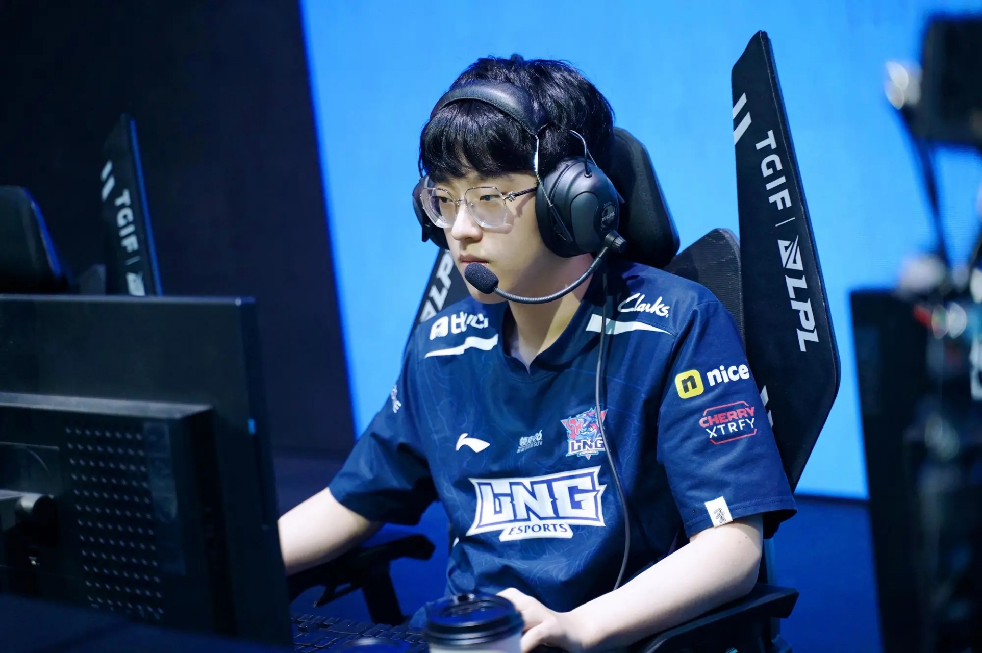 HKA横扫BRO，Scout开启传奇时刻强强对话小组赛，留下经典瞬间