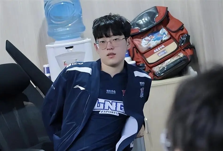 世俱杯参赛资格-SHR鏖战HLE,Scout完成史诗逆转激烈交锋八强赛,强势挺进下一轮