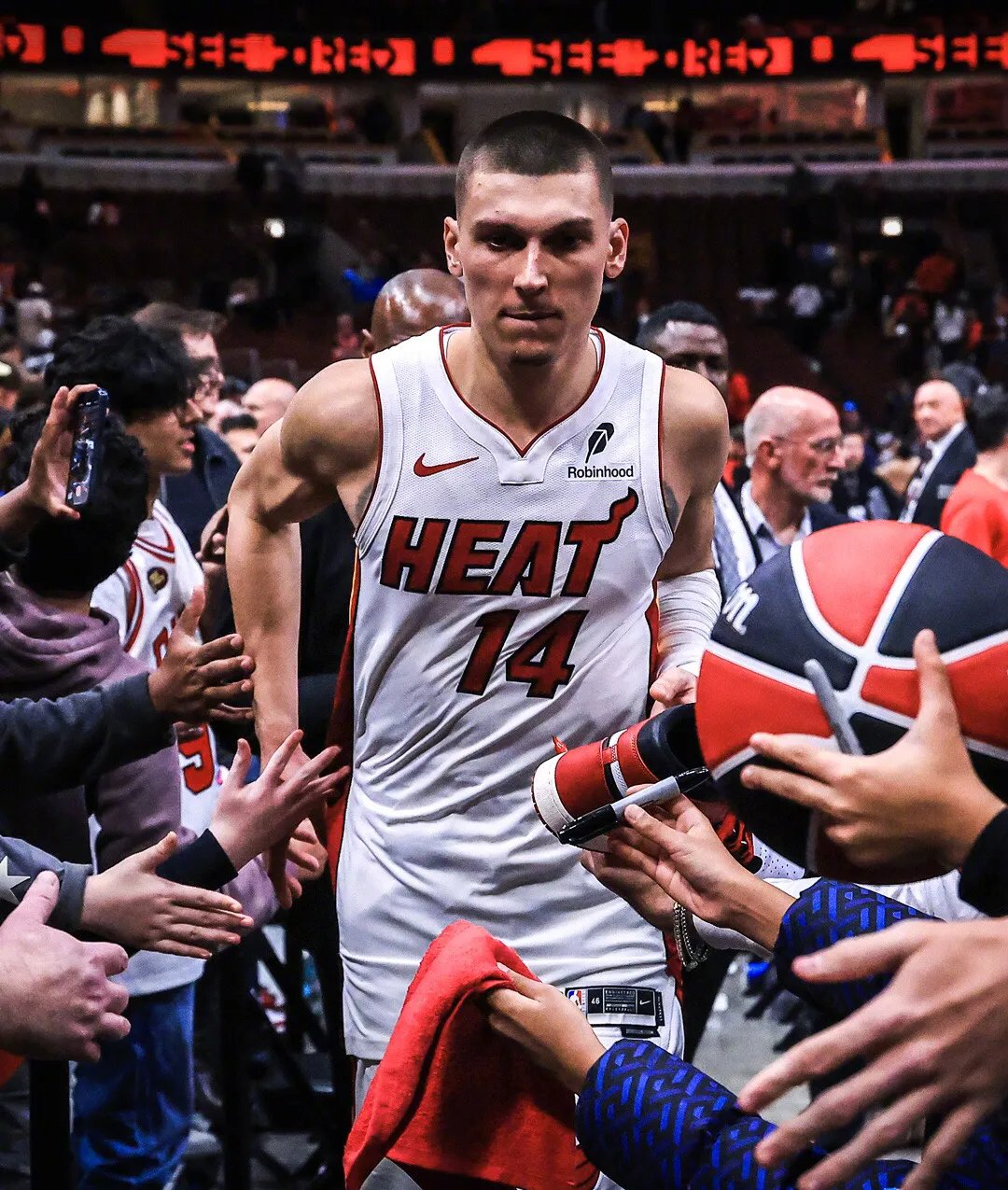 热火不敌独行侠,巴特勒受伤影响比赛进程 热火不敌独行侠,巴特勒受伤影响比赛进程