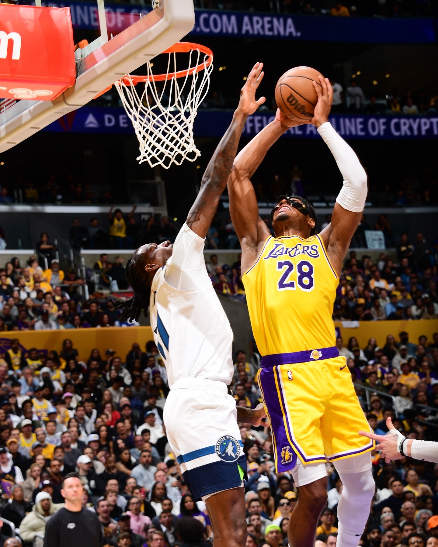 湖人主场大胜森林狼,取得胜利 湖人主场大胜森林狼,取得胜利