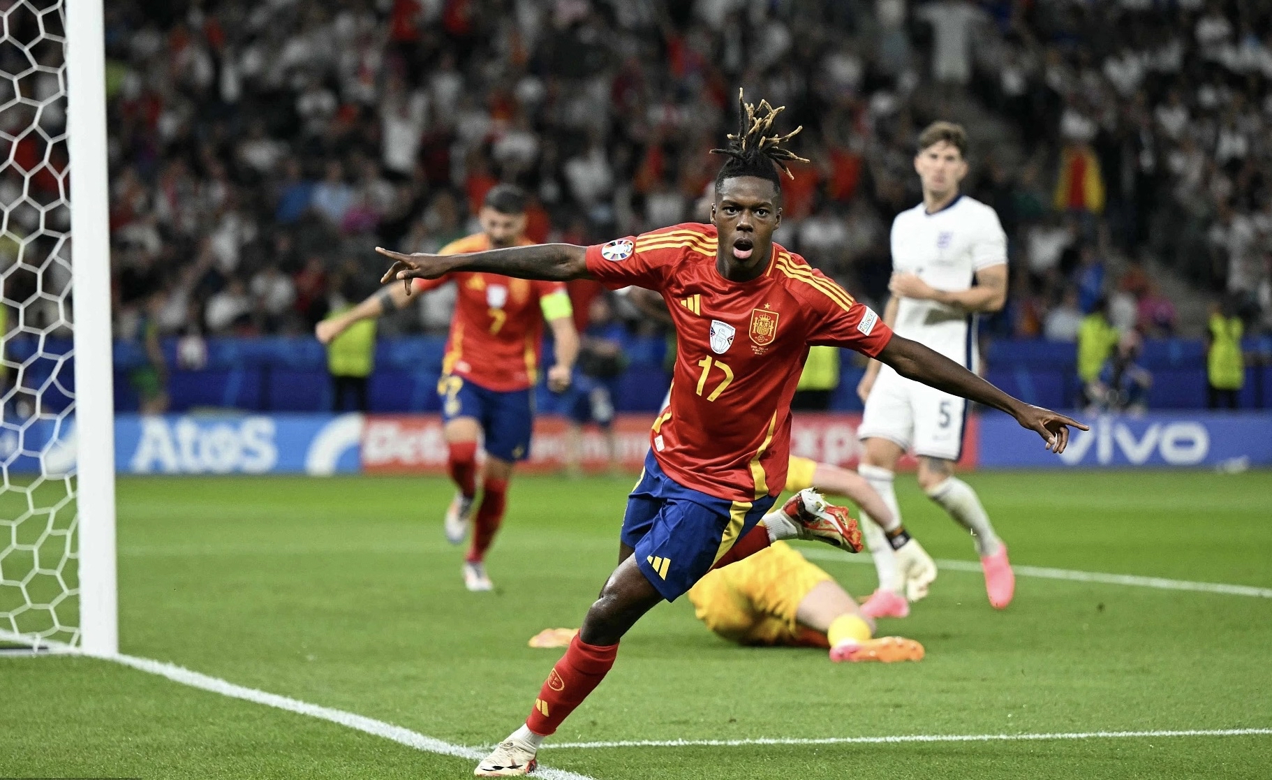 西班牙队连胜再次进入半决赛 西班牙队连胜再次进入半决赛