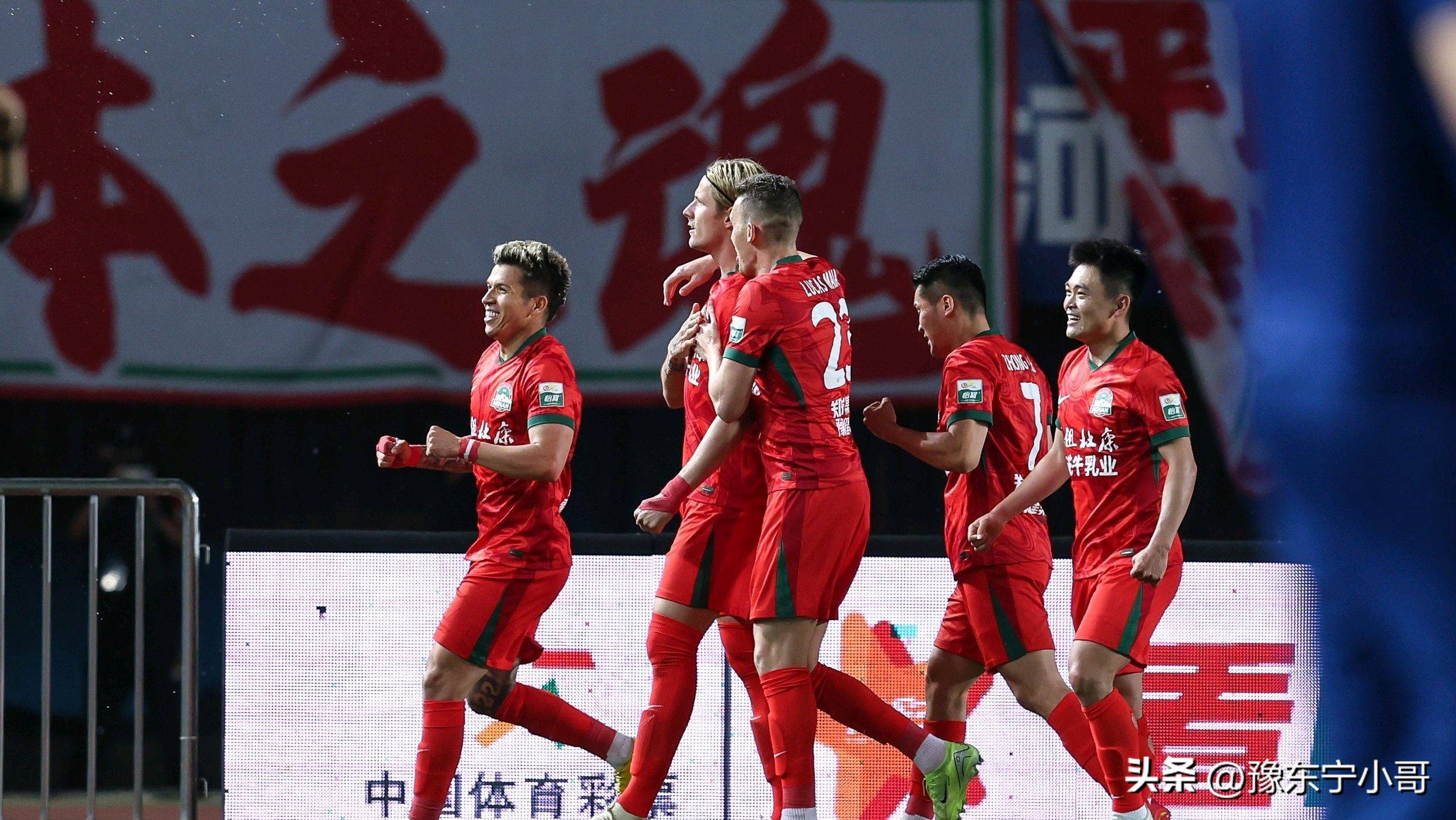 高能比赛火花四溅,球队实力日渐增强的简单介绍 高能比赛火花四溅,球队实力日渐增强的简单介绍