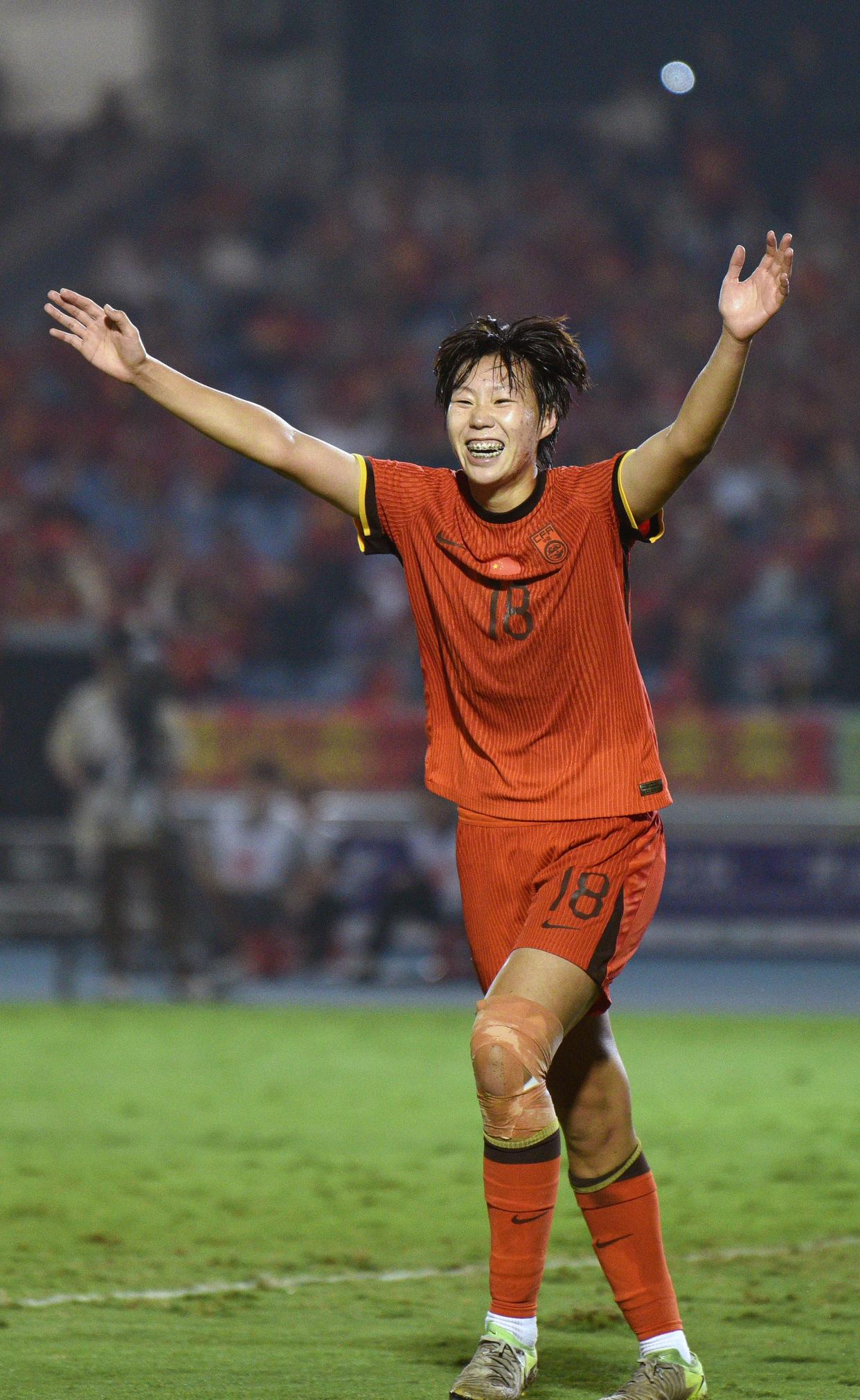 世俱杯决赛-国足女队斩获崭新胜利,稳坐积分榜榜首