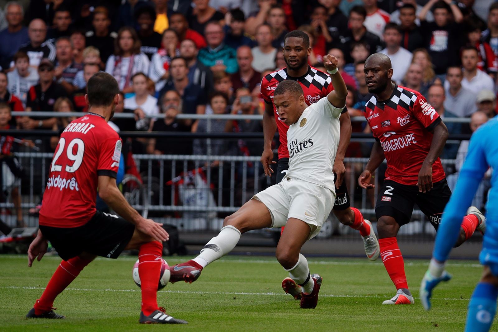 关于巴塞罗那对阵马赛，关键战役即将展开的信息