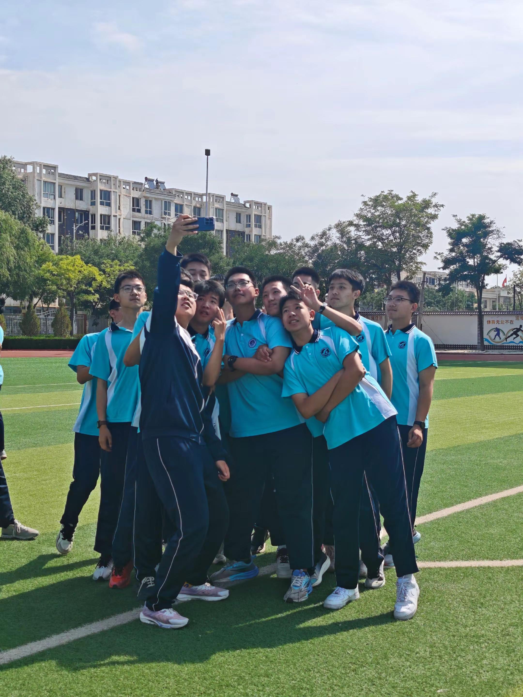 世俱杯决赛-爵士逆转深圳队,郭艾伦刷新纪录