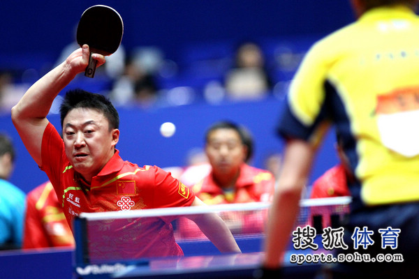 瑞典队轻取英格兰队，马龙点燃赛场