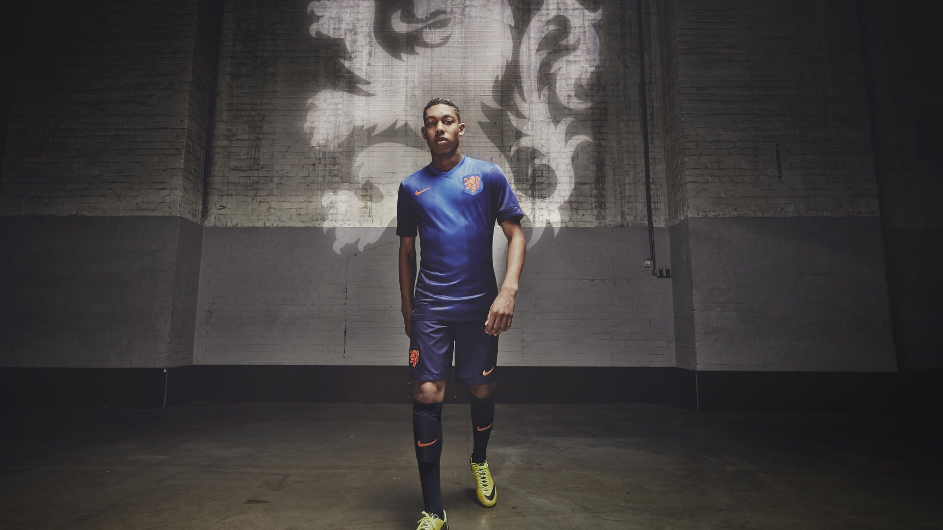 破茧与登基，从蓝黑军团粉碎巴黎，到拉什福德2026的终极接管