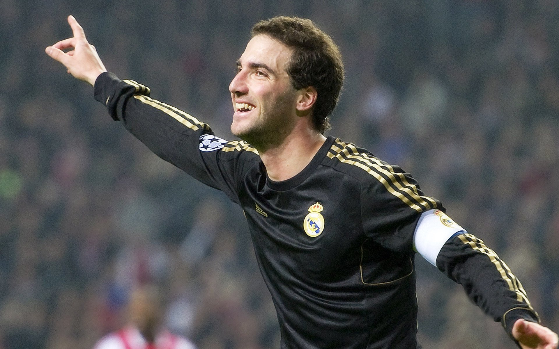 世俱杯决赛-从汽车城到洛杉矶,当浓眉在快船禁区升起活塞时代的烽火